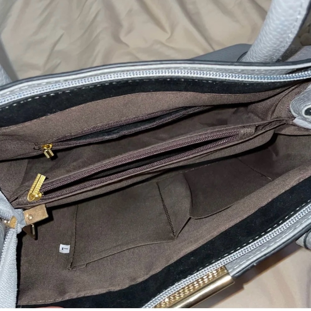 Purse - Picture 2 of 2